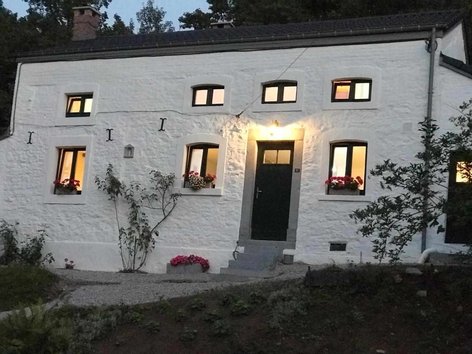 La Petite Maison Blanche Wanze Exteriör bild